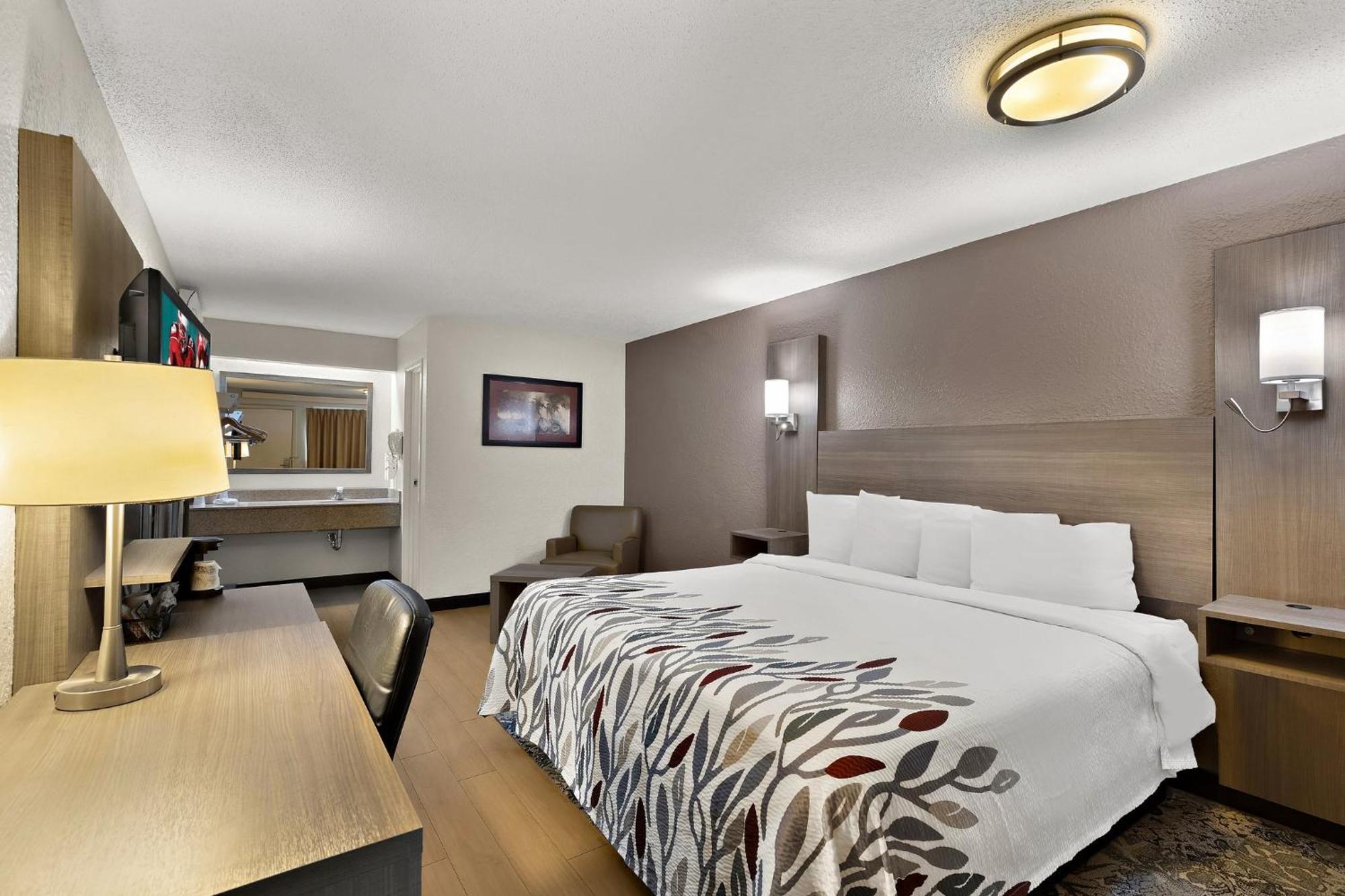 Red Roof Inn Cleveland - Westlake Dış mekan fotoğraf