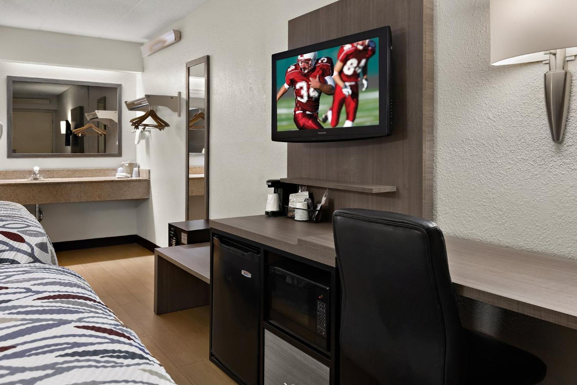 Red Roof Inn Cleveland - Westlake Dış mekan fotoğraf