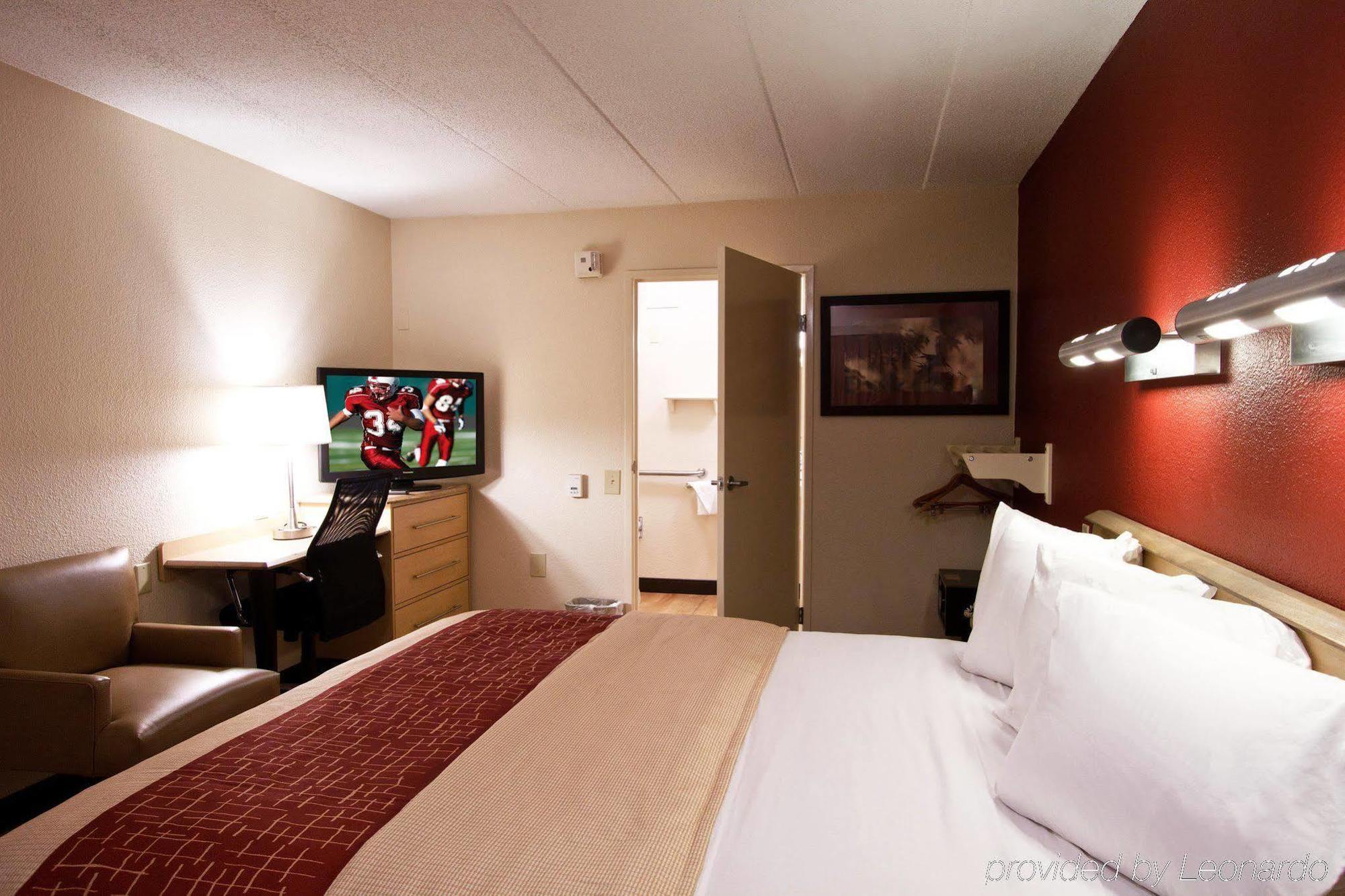 Red Roof Inn Cleveland - Westlake Dış mekan fotoğraf