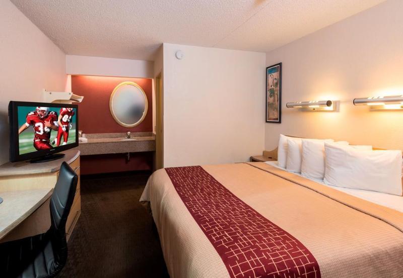 Red Roof Inn Cleveland - Westlake Dış mekan fotoğraf