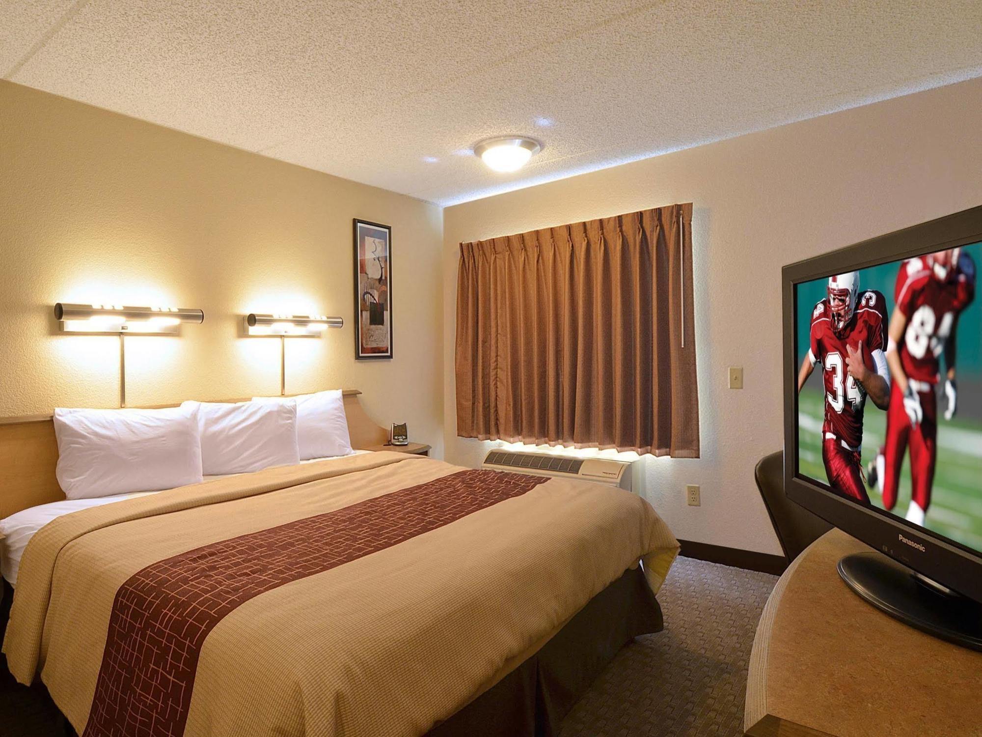 Red Roof Inn Cleveland - Westlake Dış mekan fotoğraf